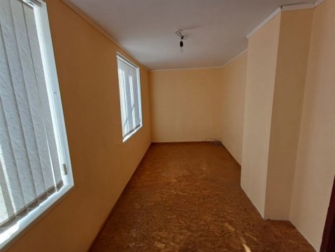 2-к квартира, 1/2 эт., 43м²