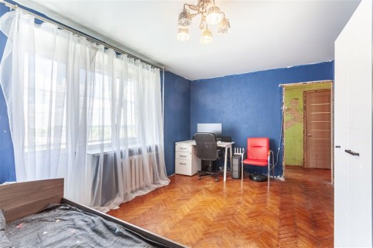 2-к квартира, 9/9 эт., 42м²