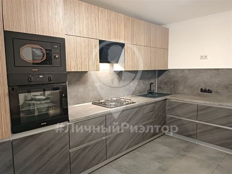 2-к квартира, 2/10 эт., 71м²