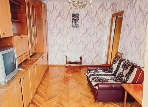 2-к квартира, 5/5 эт., 65м²