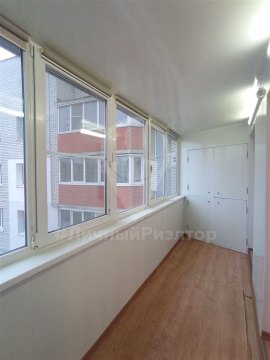 2-к квартира, 9/10 эт., 60м²