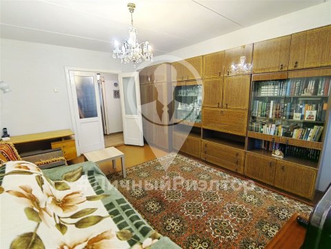 3-к квартира, 5/5 эт., 60м²