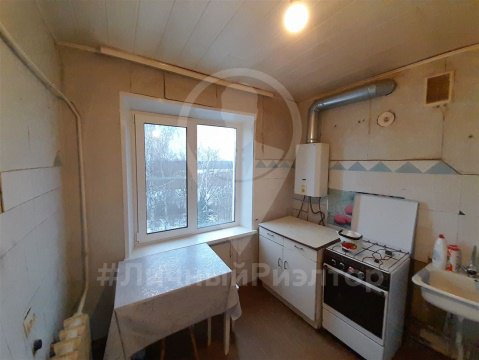 3-к квартира, 5/5 эт., 60м²