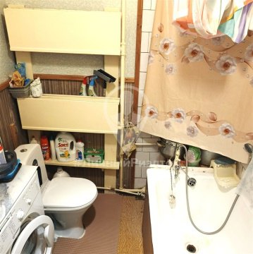 3-к квартира, 1/1 эт., 46м²