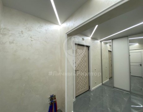 1-к квартира, 10/17 эт., 50м²