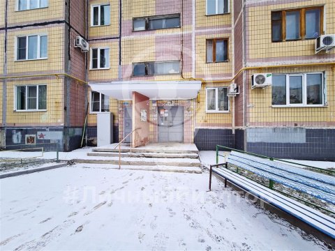 3-к квартира, 8/9 эт., 64м²