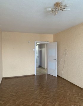 3-к квартира, 10/10 эт., 64м²