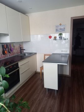 1-к квартира, 10/10 эт., 42м²