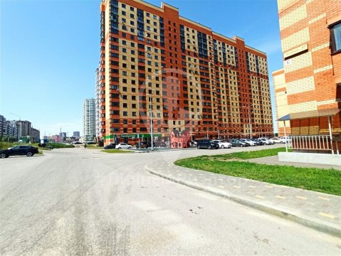 1-к квартира, 14/18 эт., 42м²