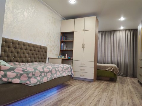 3-к квартира, 2/5 эт., 58м²