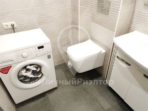 2-к квартира, 2/10 эт., 71м²