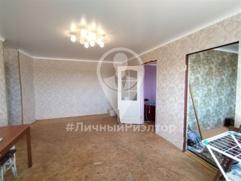 4-к квартира, 5/5 эт., 60м²