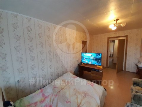 3-к квартира, 5/5 эт., 60м²