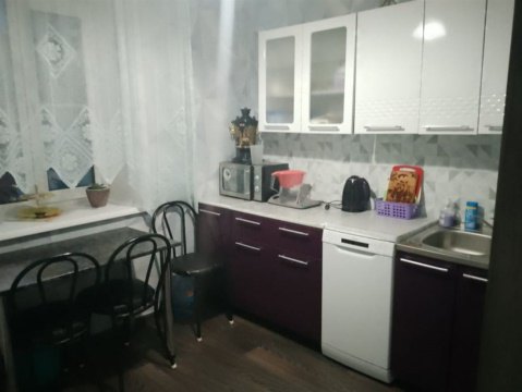 3-к квартира, 5/5 эт., 61м²