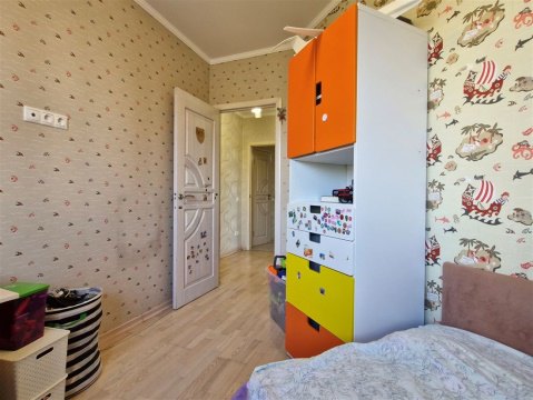 3-к квартира, 4/16 эт., 80м²