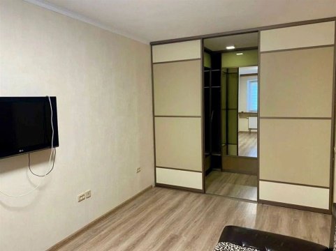 1-к квартира, 15/18 эт., 38м²