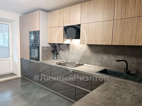 2-к квартира, 2/10 эт., 71м²