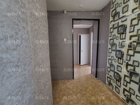 2-к квартира, 9/9 эт., 50м²