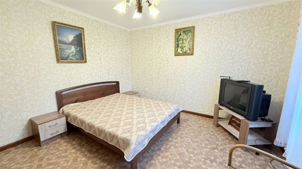 3-к квартира, 1/1 эт., 48м²