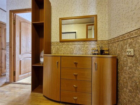 3-к квартира, 8/9 эт., 60м²