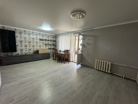 4-к квартира, 2/3 эт., 120м²