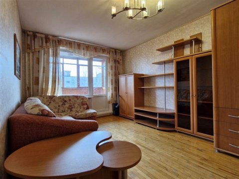 3-к квартира, 8/9 эт., 60м²