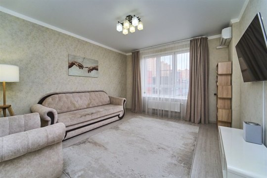 2-к квартира, 3/17 эт., 55м²