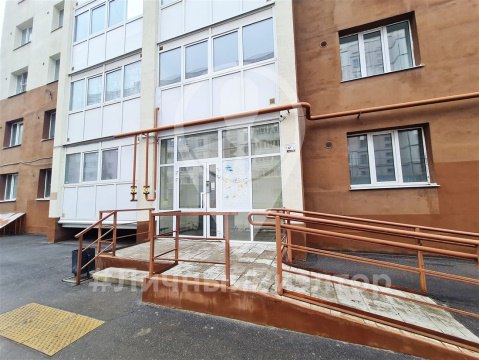 1-к квартира, 10/10 эт., 42м²